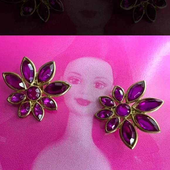 Vintage disco era hot pink stars-like zirconia clipped earrings - Picture 7 of 14